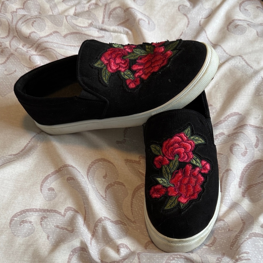 Steve Madden Floral Embroidered Black Slip-On Shoes